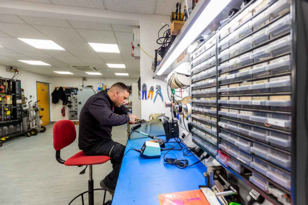 Service support engineer